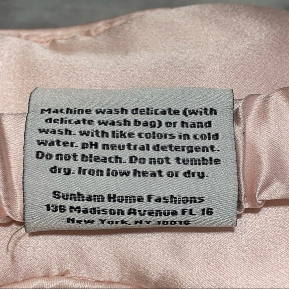 Silken Slumber Solid Silk Eye Mask - Pink Blush - NWT $45 - Picture 5 of 6